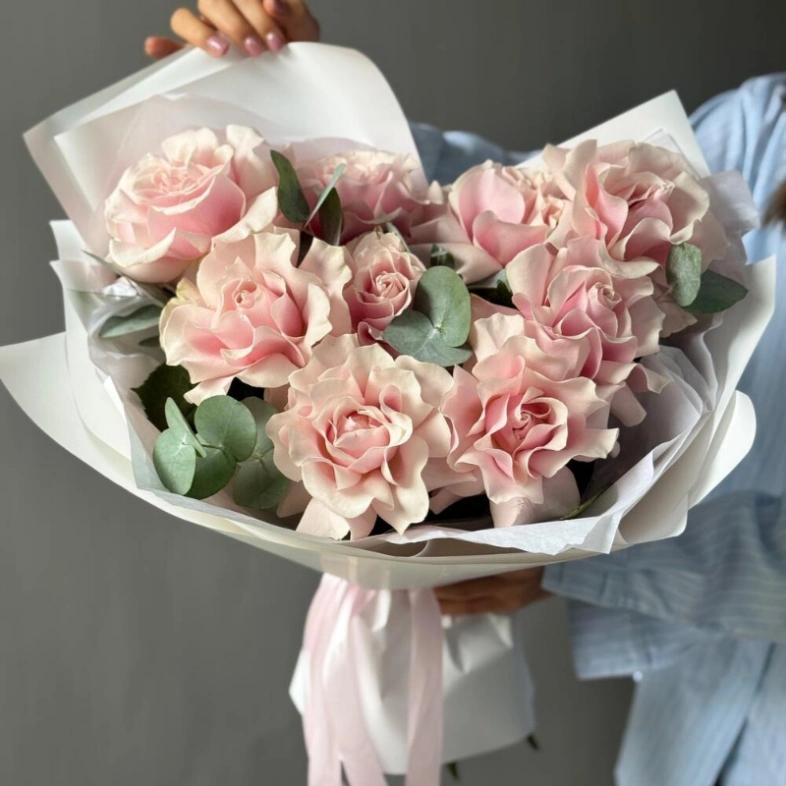 Французские розы 9шт с эвкалиптом «Аристократка»