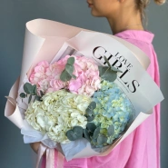 Моно букет из гортензий с эвкалиптом  0