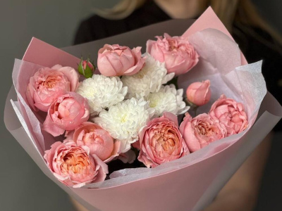 Сборный букет с Кустовой Розой и Хризантемой