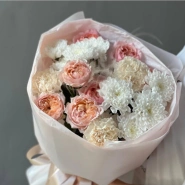 Сборный букет из Кустовой Розы и хризантемы 1