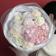 Сборный букет с гортензией 2