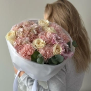 Нежный букет с розами 2