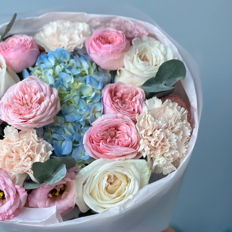 Нежный сборный букет