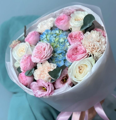 Нежный сборный букет