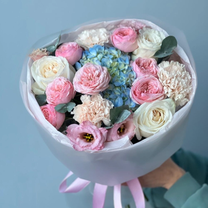Нежный сборный букет