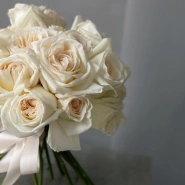 Пионовидные розы «Вайт О’хара»  4