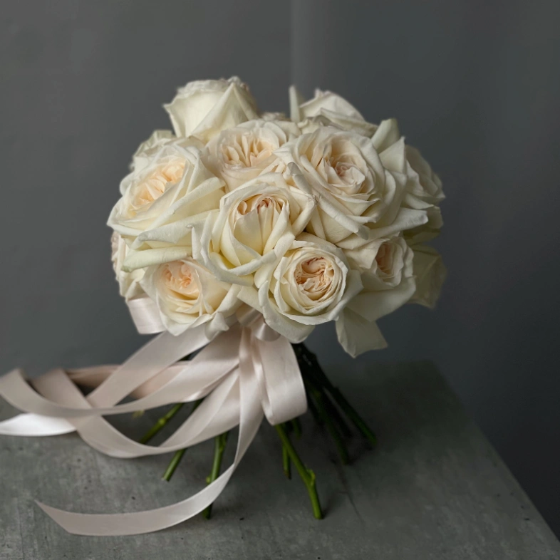 Пионовидные розы «Вайт О’хара» 