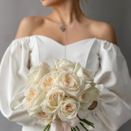 Пионовидные розы «Вайт О’хара»  0