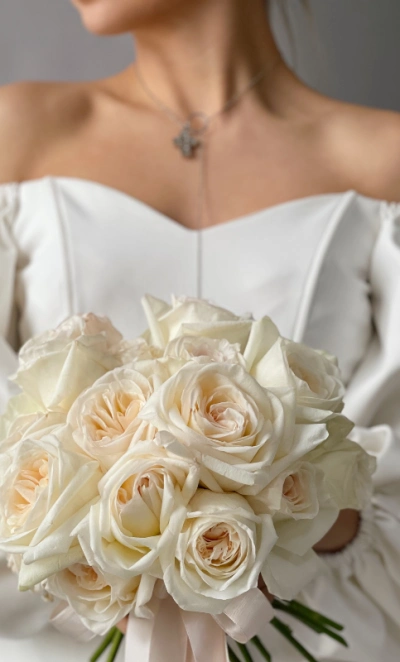 Пионовидные розы «Вайт О’хара» 