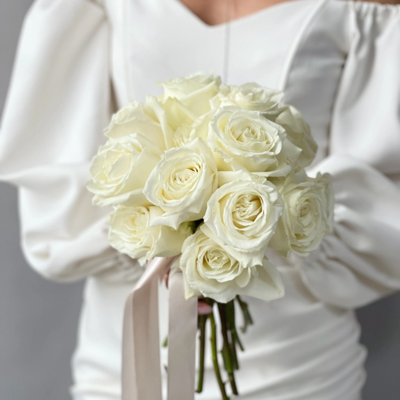 Белоснежные розы «Плая Бланка» 17