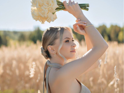 Букет невесты с белыми розами каскад 