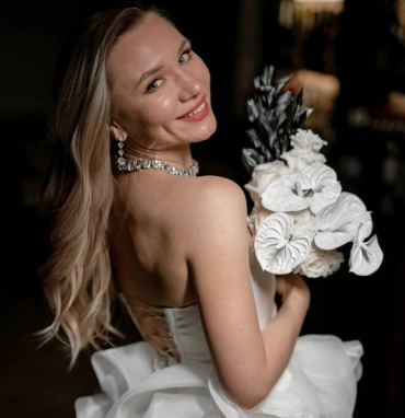 Букет с антуриумами и розами «With&Black»