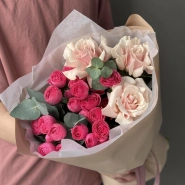 Букет из кустовой розы Giselle и розы Pink Mondial 2