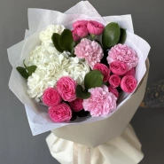 Авторский букет из кустовой розы, гортензии и диантусов 4