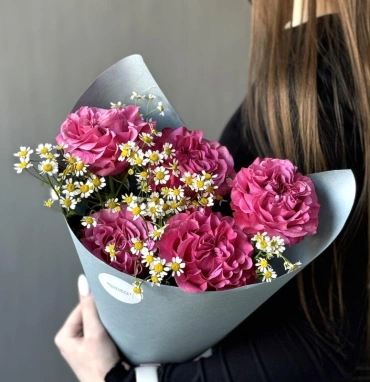 Дуо-букет из роз и ромашки