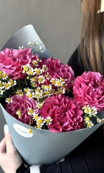 Дуо-букет из роз и ромашки