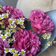 Дуо-букет из роз и ромашки 4