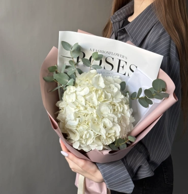 Гортензия с эвкалиптом