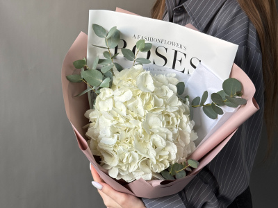 Гортензия с эвкалиптом