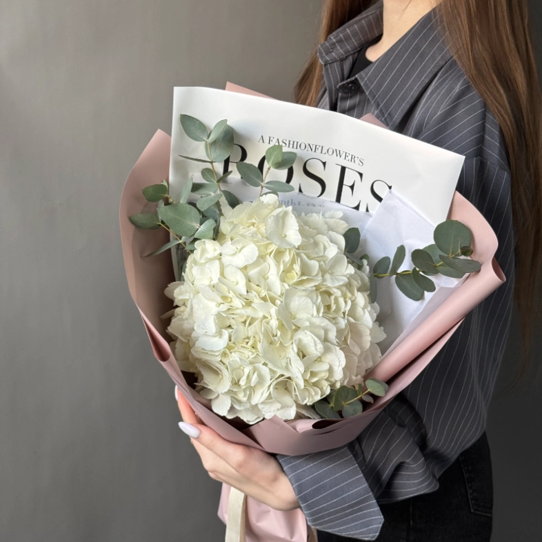 Гортензия с эвкалиптом