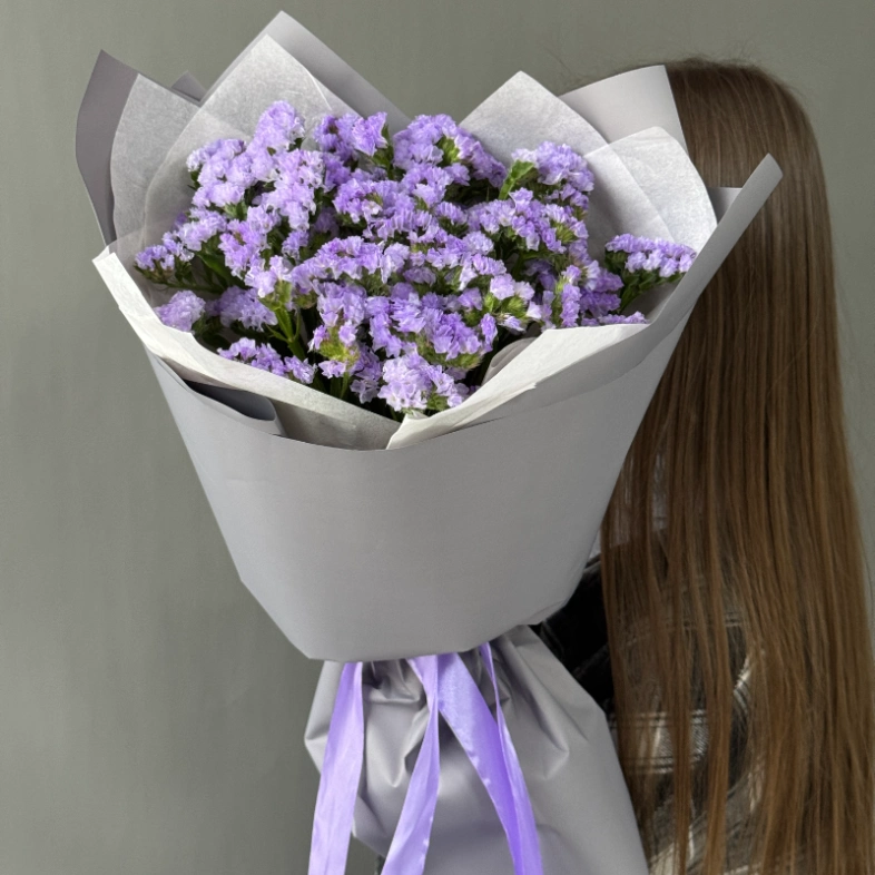 Стойкий букет из статицы