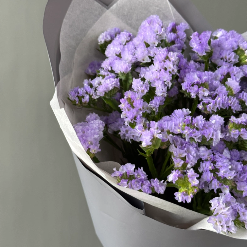 Стойкий букет из статицы