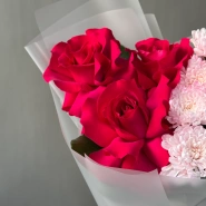 Букет «Amour» с розами и хризантемами 2