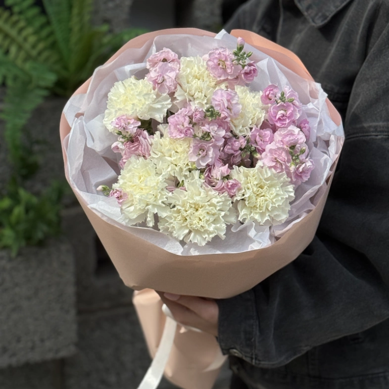 Диантусы с ароматной маттиолой