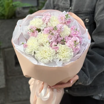 Диантусы с ароматной маттиолой