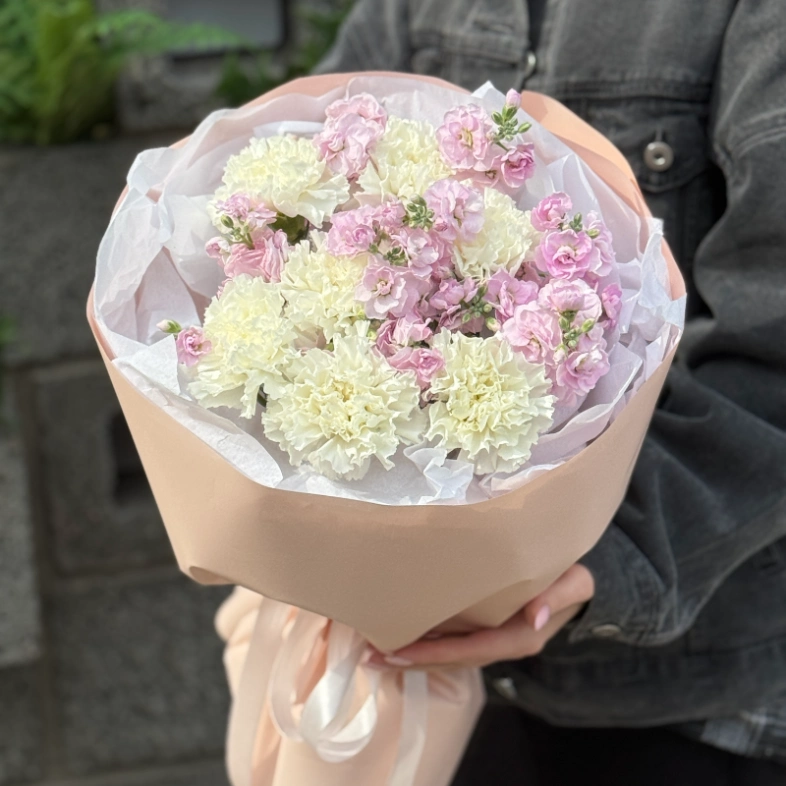 Диантусы с ароматной маттиолой