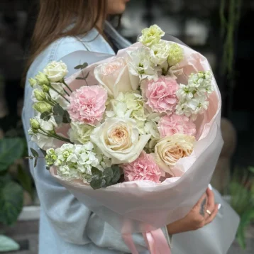Букет «Версаль» | гортензия - роза - маттиола - эустома