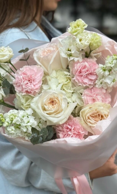 Букет «Версаль» | гортензия - роза - маттиола - эустома