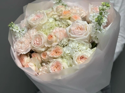 Огромный нежный букет с Ароматными Розами и Маттиолой