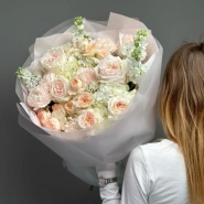 Огромный нежный букет с Ароматными Розами и Маттиолой 1