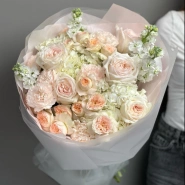 Огромный нежный букет с Ароматными Розами и Маттиолой 3