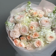 Огромный нежный букет с Ароматными Розами и Маттиолой 4
