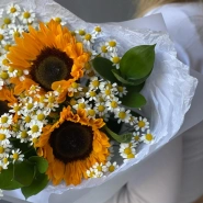 Летний букет с Подсолнухом и Танацетумом 4