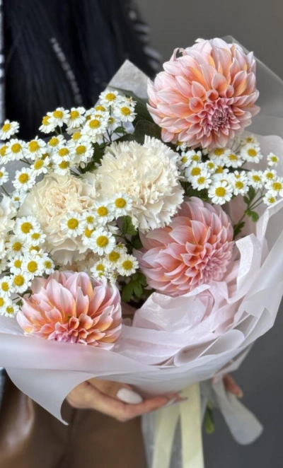 Сезонный букет с георгинами N2