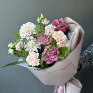 Сезонный букет с георгинами 1