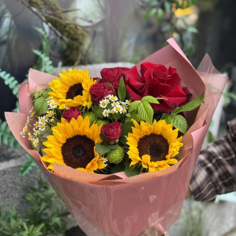 Букет с подсолнухами