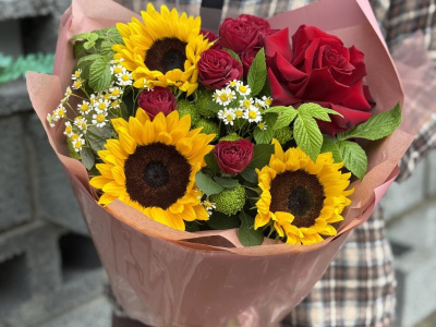 Букет с подсолнухами