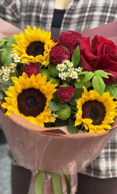 Букет с подсолнухами
