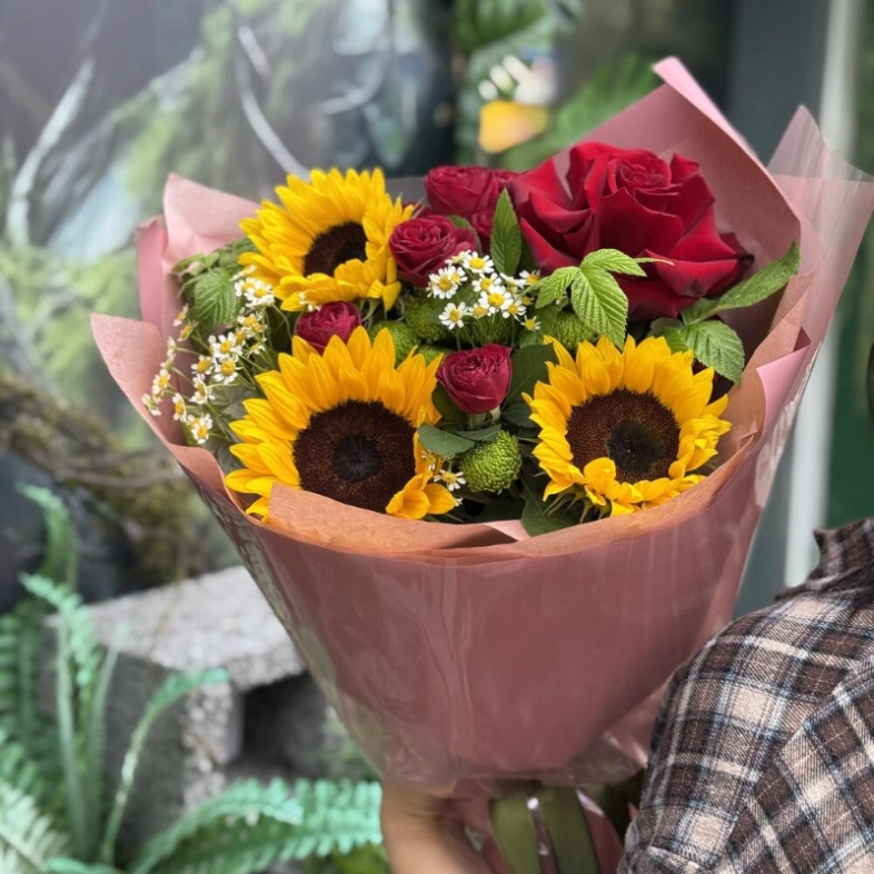 Букет с подсолнухами