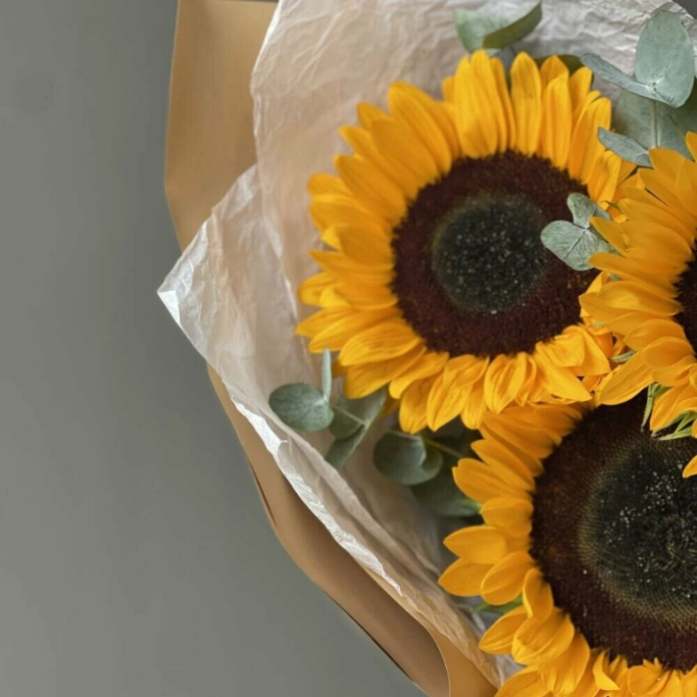 Авторский букет из подсолнухов