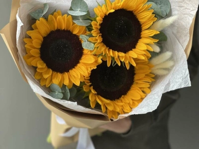 Авторский букет из подсолнухов