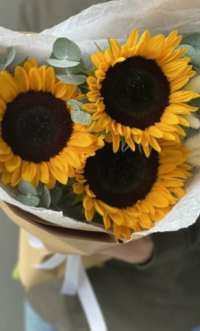 Авторский букет из подсолнухов