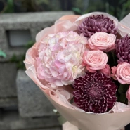 Хризантема Бигуди с кустовыми розами 3