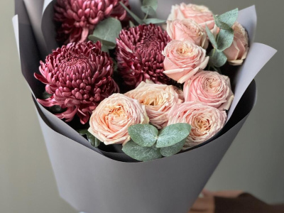 Кустовые розы и хризантемы бигуди