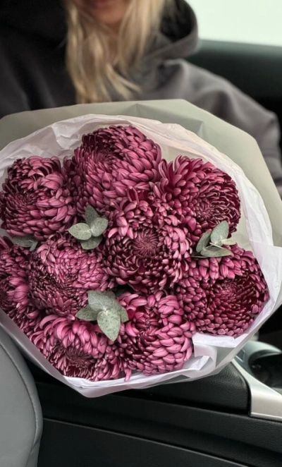 Авторское моно из сезонной хризантемы «Бигуди»