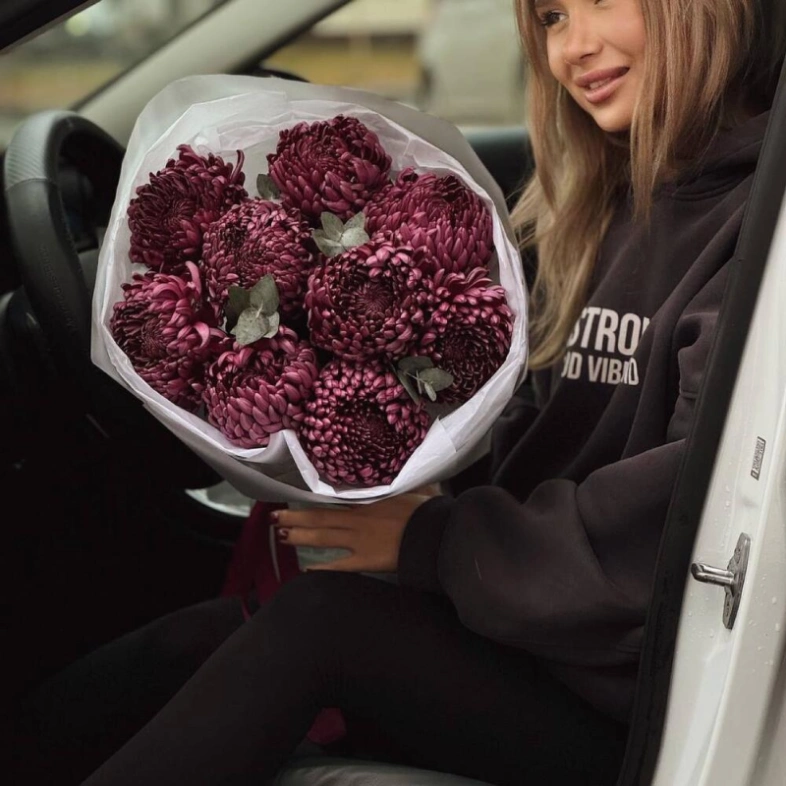 Авторское моно из сезонной хризантемы «Бигуди»